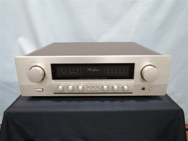中古 Accuphase C-2000